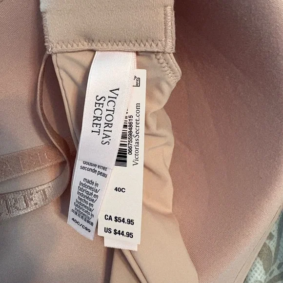 Victoria's Secret Blush T Shirt Wireless Bra Slightly Lined. - Picture 6 of 6